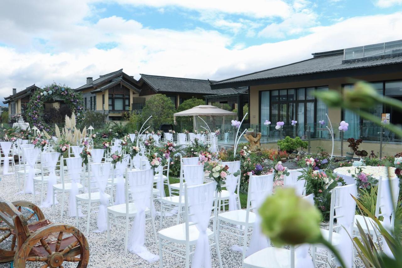 Howard Johnson Jinlin Plaza Lijiang Lijiang  Buitenkant foto